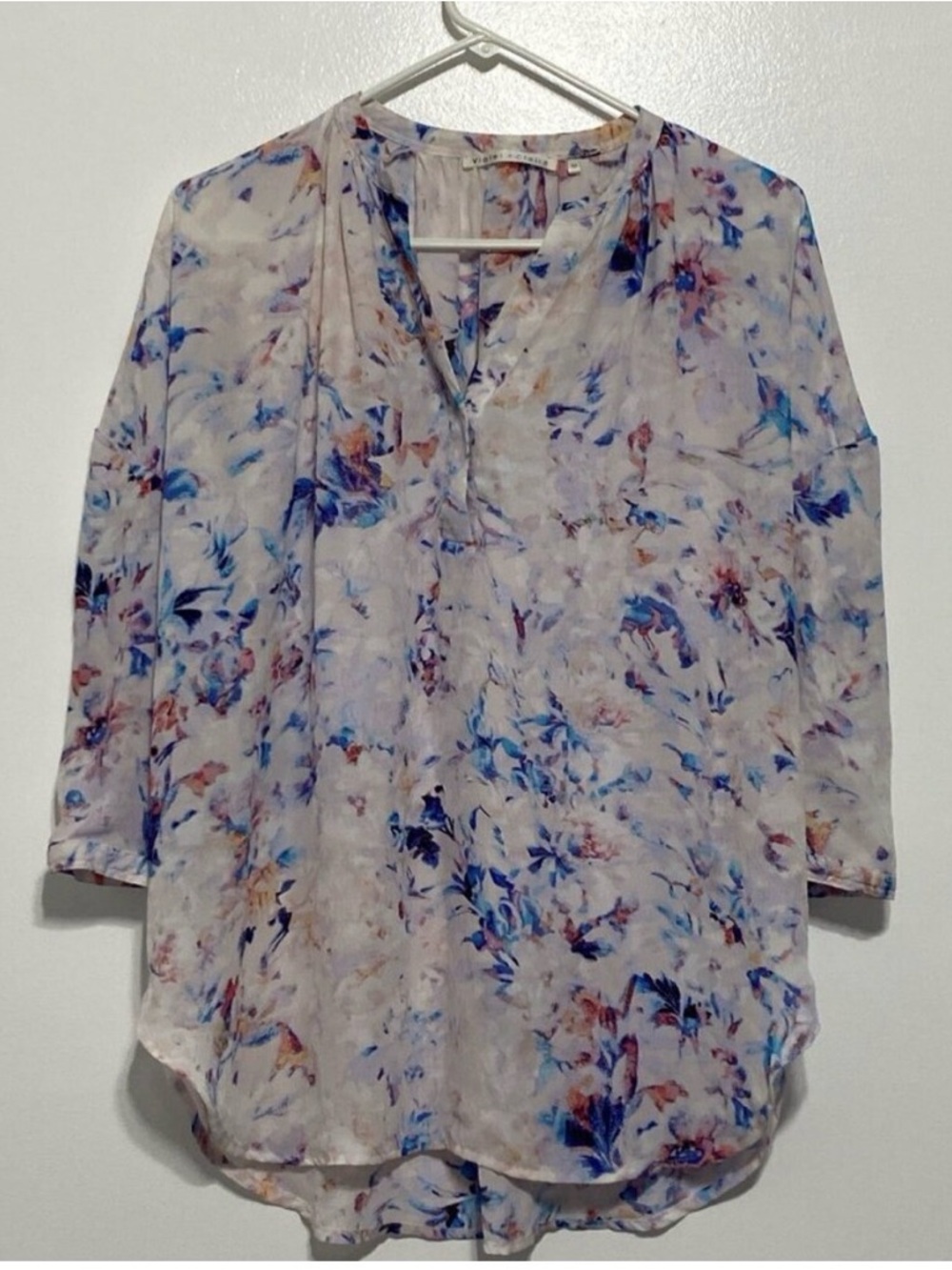 Violet‎ & Claire Top Medium Purple Blue Floral Print 3/4 Sleeve Pullover